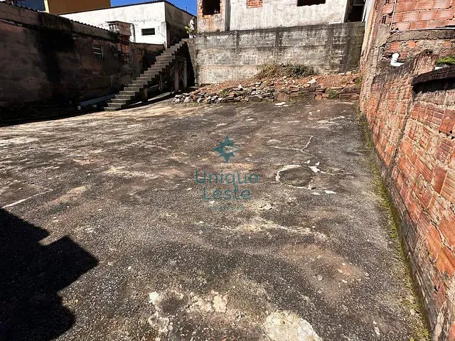 Casa 4 quartos e 2 banheiros, à venda, no bairro Santa Efigênia em Belo Horizonte