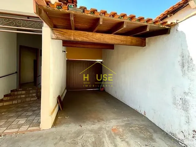 Casa com 495m² 4 quartos e 2 banheiros, à venda, no bairro Patrimônio Velho em Votuporanga