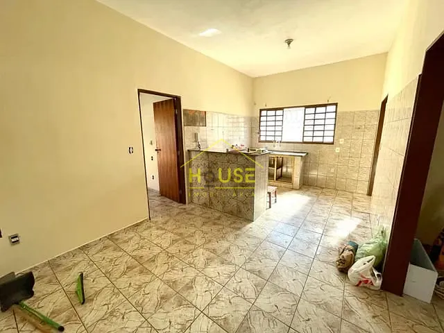 Casa com 495m² 4 quartos e 2 banheiros, à venda, no bairro Patrimônio Velho em Votuporanga