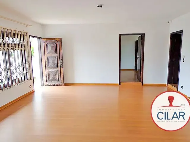 Casa 3 quartos e 2 banheiros, à venda, no bairro Boa Vista em Curitiba