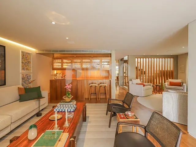 Casa com 550m² 4 quartos e 5 banheiros, à venda, no bairro Morumbi em São Paulo