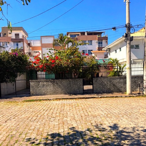 Casa com 420m² 3 quartos e 2 banheiros, à venda, no bairro Algodoal em Cabo Frio