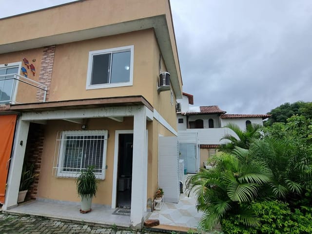 Casa 2 quartos e 1 banheiro, à venda, no bairro Itaocaia Valley (Itaipuaçu) em Maricá