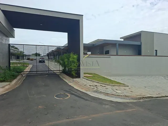 Casa 3 quartos e 4 banheiros, à venda, no bairro Vila Santista em Atibaia