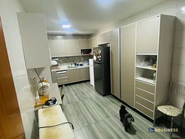 Casa 6 quartos e 4 banheiros, à venda ou para alugar, no bairro IPS em Campos dos Goytacazes