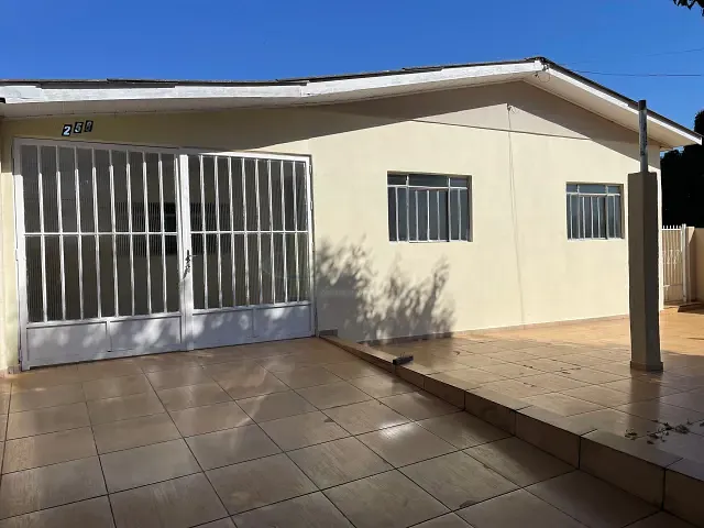 Casa com 360m² 3 quartos e 1 banheiro, à venda, no bairro Jardim Trabalhista em Apucarana