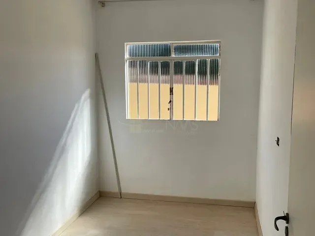 Casa com 360m² 3 quartos e 1 banheiro, à venda, no bairro Jardim Trabalhista em Apucarana