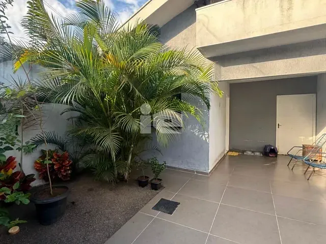 Casa 3 quartos e 2 banheiros, à venda, no bairro Cidade Verde IV em Rolândia