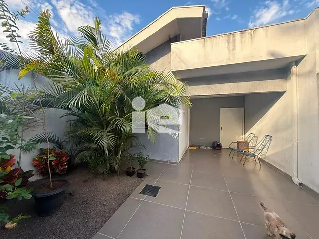 Casa 3 quartos e 2 banheiros, à venda, no bairro Cidade Verde IV em Rolândia