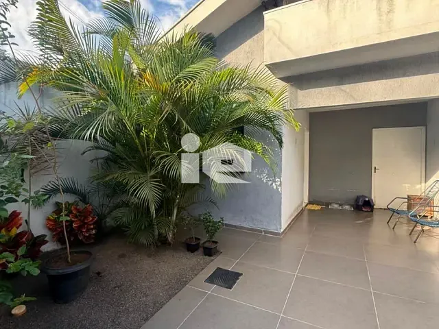 Casa 3 quartos e 2 banheiros, à venda, no bairro Cidade Verde IV em Rolândia