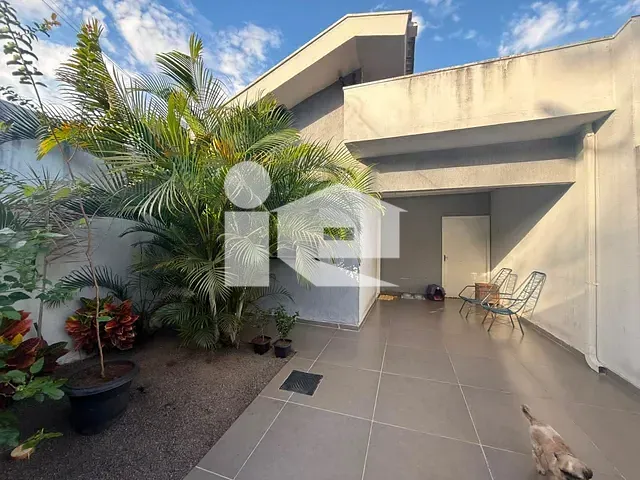 Casa 3 quartos e 2 banheiros, à venda, no bairro Cidade Verde IV em Rolândia
