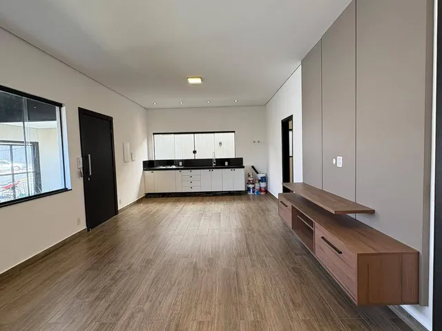 Casa 3 quartos e 1 banheiro, para alugar, no bairro Jardim Brasil em Americana
