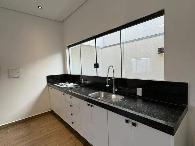Casa 3 quartos e 1 banheiro, para alugar, no bairro Jardim Brasil em Americana