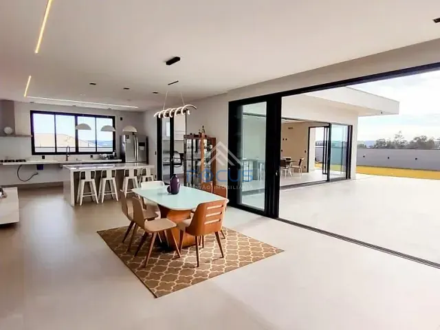 Casa com 1000m² 3 quartos e 4 banheiros, à venda, no bairro Jardim Caxambu em Jundiaí