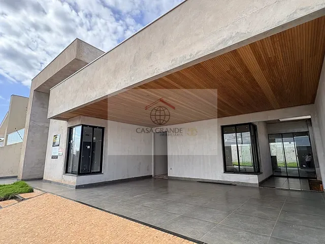 Casa com 450m² 3 quartos e 2 banheiros, à venda, no bairro Jardim Moriá em Rolândia