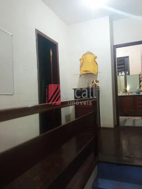 Casa com 3 quartos à venda, 300m² — foto 2 de 28