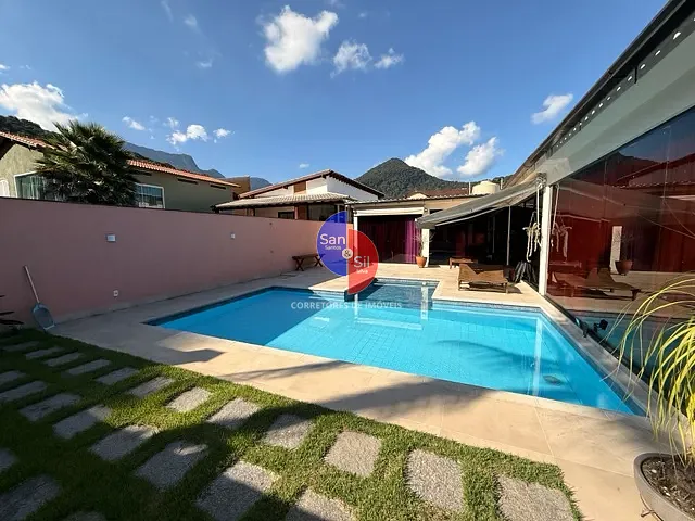 Casa com 428m² 3 quartos e 5 banheiros, à venda, no bairro Limoeiro em Guapimirim