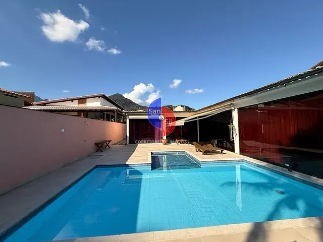 Casa com 428m² 3 quartos e 5 banheiros, à venda, no bairro Limoeiro em Guapimirim