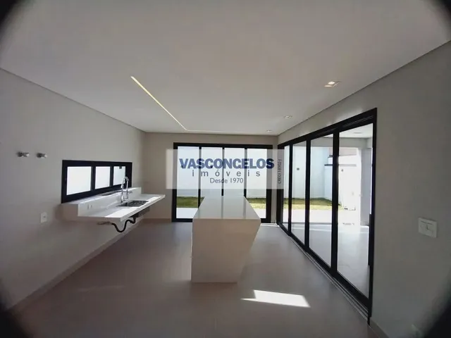 Casa com 250m² 4 quartos e 4 banheiros, à venda, no bairro Piedade em Caçapava