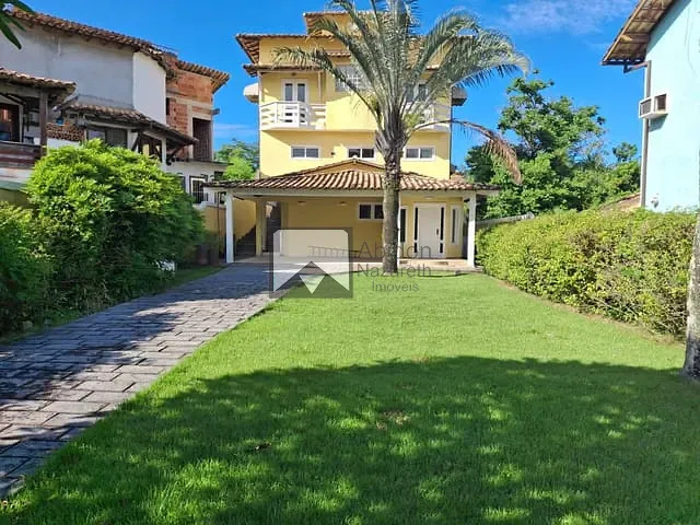 Casa 4 quartos e 5 banheiros, à venda, no bairro Itaipu em Niterói