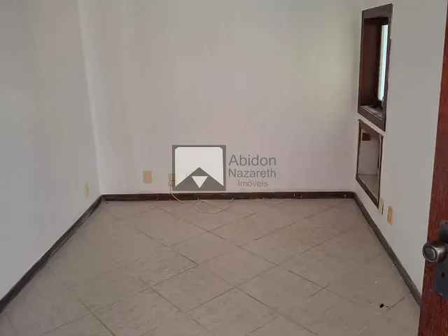 Casa 4 quartos e 5 banheiros, à venda, no bairro Itaipu em Niterói