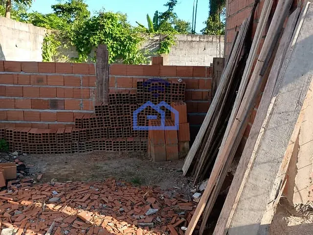 Casa com 137m² 2 quartos e 1 banheiro, à venda, no bairro Golfinho em Caraguatatuba