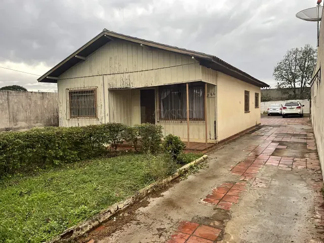Casa com 468m² 2 quartos e 1 banheiro, à venda, no bairro Jardim Apucarana em Apucarana