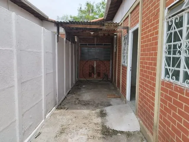 Casa 2 quartos e 1 banheiro, para alugar, no bairro Jardim do Vale II em Guaratinguetá