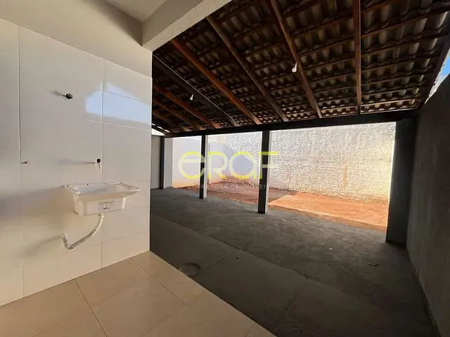 Casa 2 quartos e 2 banheiros, à venda ou para alugar, no bairro Parque da Colina II em Formosa