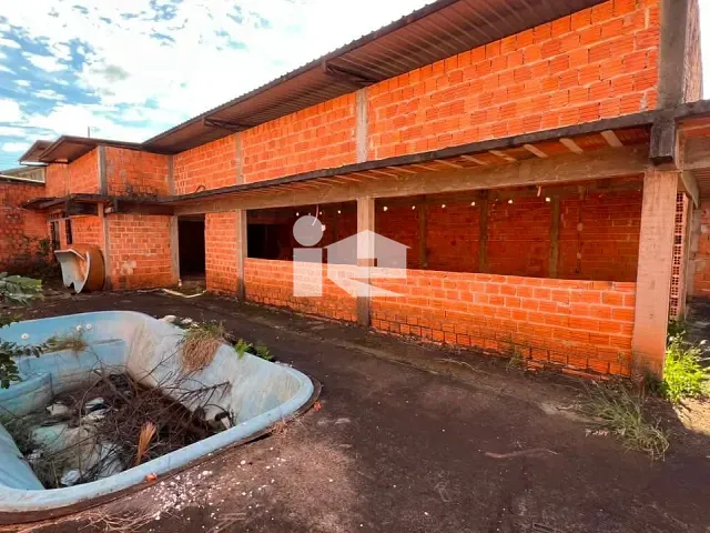 Galpão / Barracão à venda, no bairro Jardim Ouro Verde em Rolândia