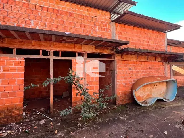 Galpão / Barracão à venda, no bairro Jardim Ouro Verde em Rolândia
