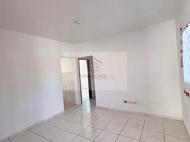 Casa com 214m² 2 quartos e 1 banheiro, para alugar, no bairro Jardim Pioneiros em Rolândia