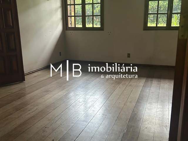 Casa 3 quartos e 2 banheiros, para alugar, no bairro Centro em Cataguases