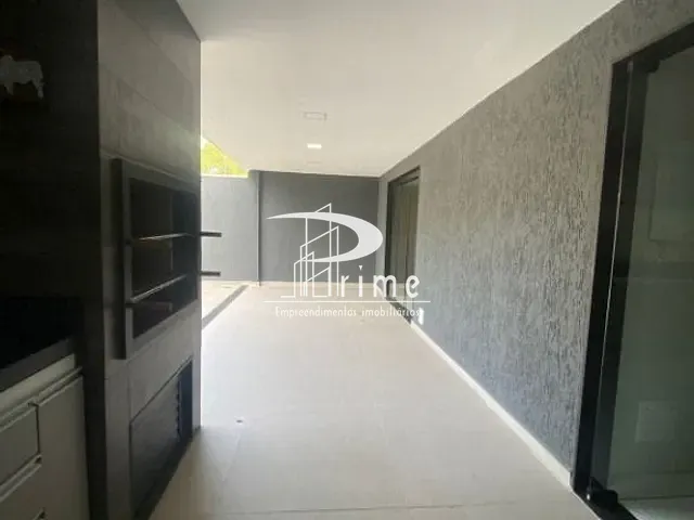 Casa com 350m² 5 quartos e 6 banheiros, para alugar, no bairro Camboinhas em Niterói