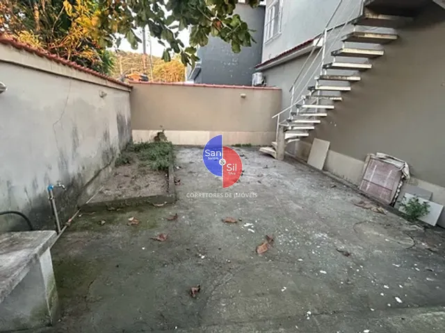 Casa 2 quartos e 1 banheiro, para alugar, no bairro Praia do Imperador (Praia de Mauá) em Magé