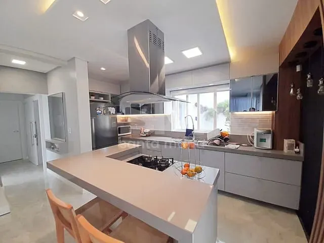 Casa com 450m² 3 quartos e 3 banheiros, à venda, no bairro Bom Retiro em Chapecó