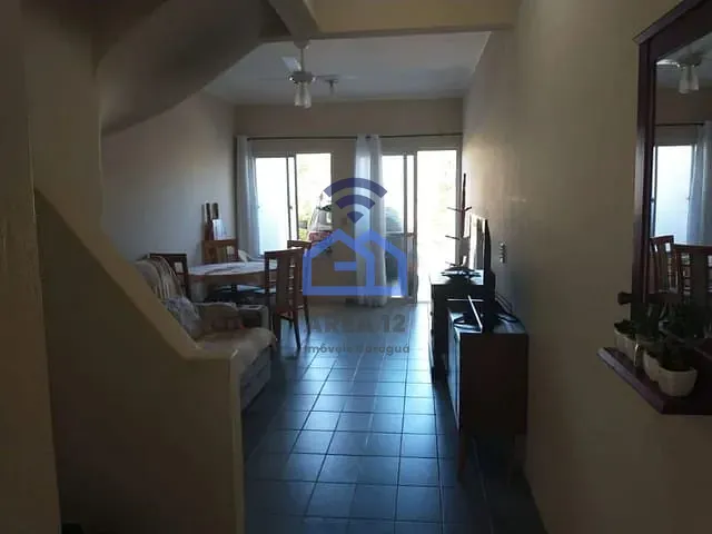 Casa com 107m² 2 quartos e 2 banheiros, à venda, no bairro Jardim Britânia em Caraguatatuba