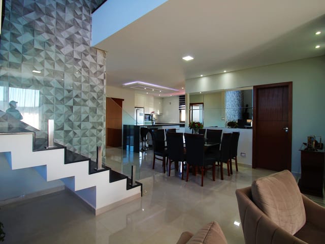 Casa com 313m² 4 quartos e 4 banheiros, à venda ou para alugar, no bairro Jardim Carvalho em Ponta Grossa