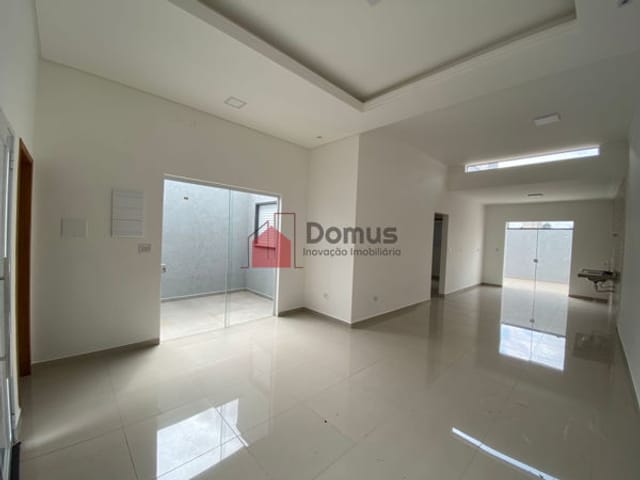 Casa à venda, no bairro Condomínio Residencial e Comercial Laguna em Pindamonhangaba