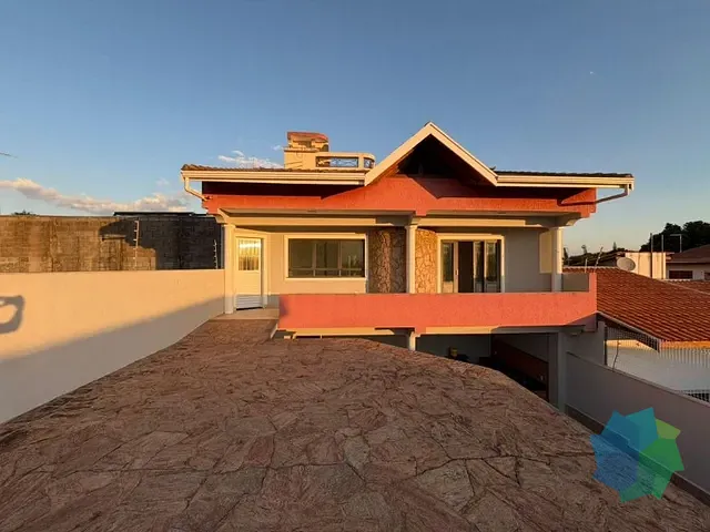 Casa com 300m² 3 quartos e 3 banheiros, à venda, no bairro Vila Vitória II em Indaiatuba