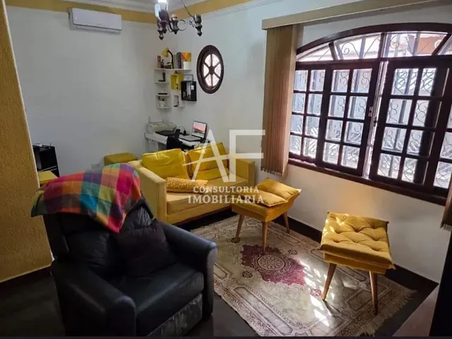 Casa com 250m², à venda, no bairro Jardim Independência em Taubaté