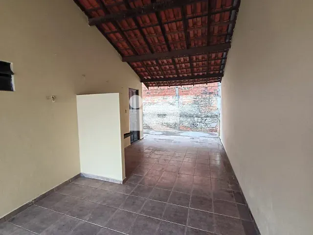 Casa 2 quartos e 1 banheiro, para alugar, no bairro Jardim Belo Horizonte em Rolândia