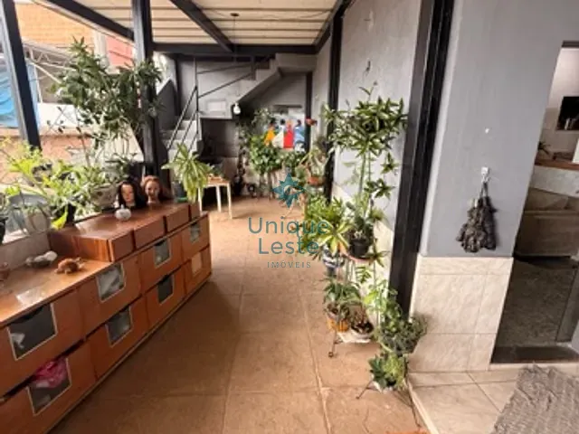 Casa 3 quartos e 2 banheiros, à venda, no bairro Pompéia em Belo Horizonte
