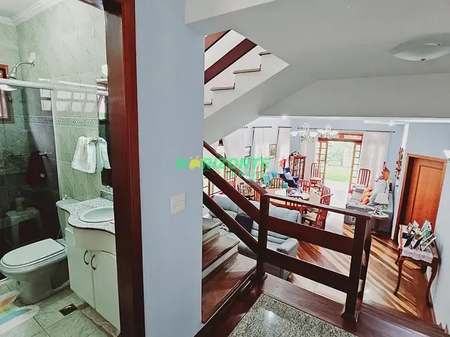 Casa com 348m² 3 quartos e 4 banheiros, à venda, no bairro Urbanova em São José dos Campos