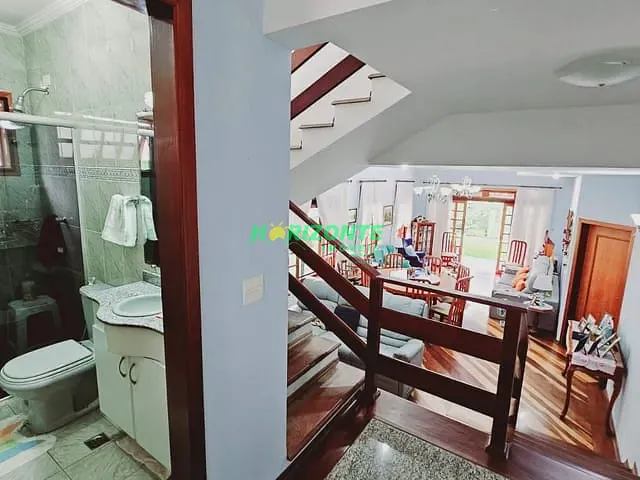 Casa com 348m² 3 quartos e 4 banheiros, à venda, no bairro Urbanova em São José dos Campos