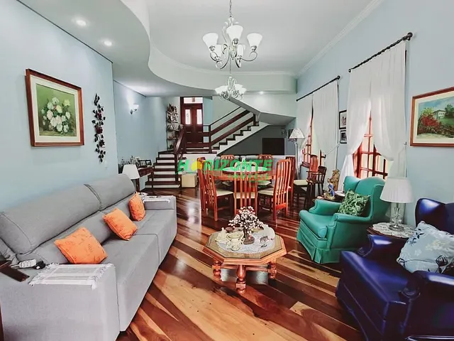 Casa com 348m² 3 quartos e 4 banheiros, à venda, no bairro Urbanova em São José dos Campos