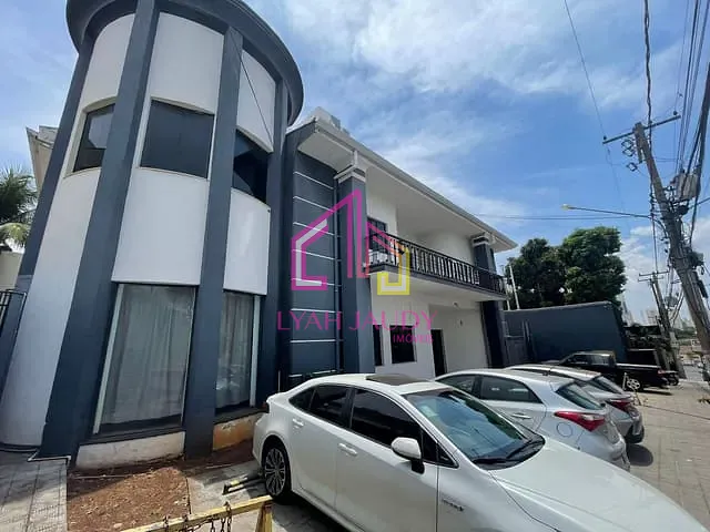 Casa com 840m², para alugar, no bairro Bosque da Saúde em Cuiabá