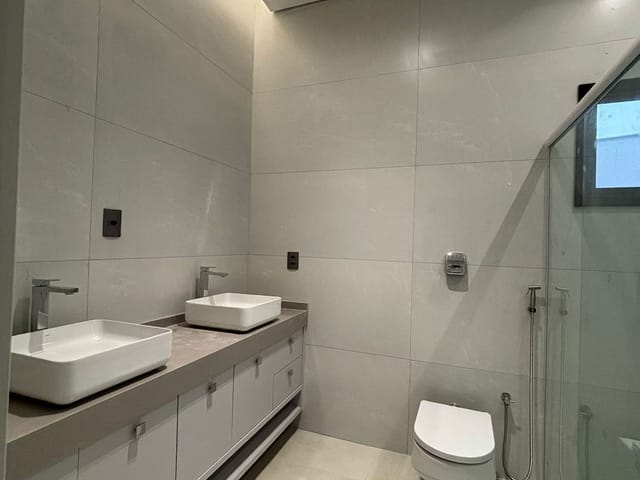 Casa com 337m² 3 quartos e 1 banheiro, à venda, no bairro Condomínio Aquarela dos Poemas em Sinop