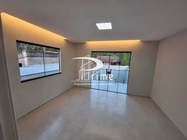 Casa com 180m² 3 quartos e 2 banheiros, à venda, no bairro Itaipu em Niterói