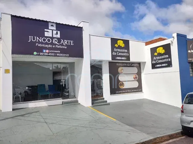 Casa à venda ou para alugar, no bairro Vila Santo Antônio em São José do Rio Preto